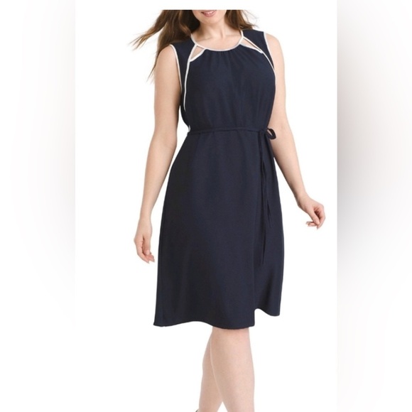Navy w/White Piping & Cutout Detail Shift Dress - Picture 4 of 7